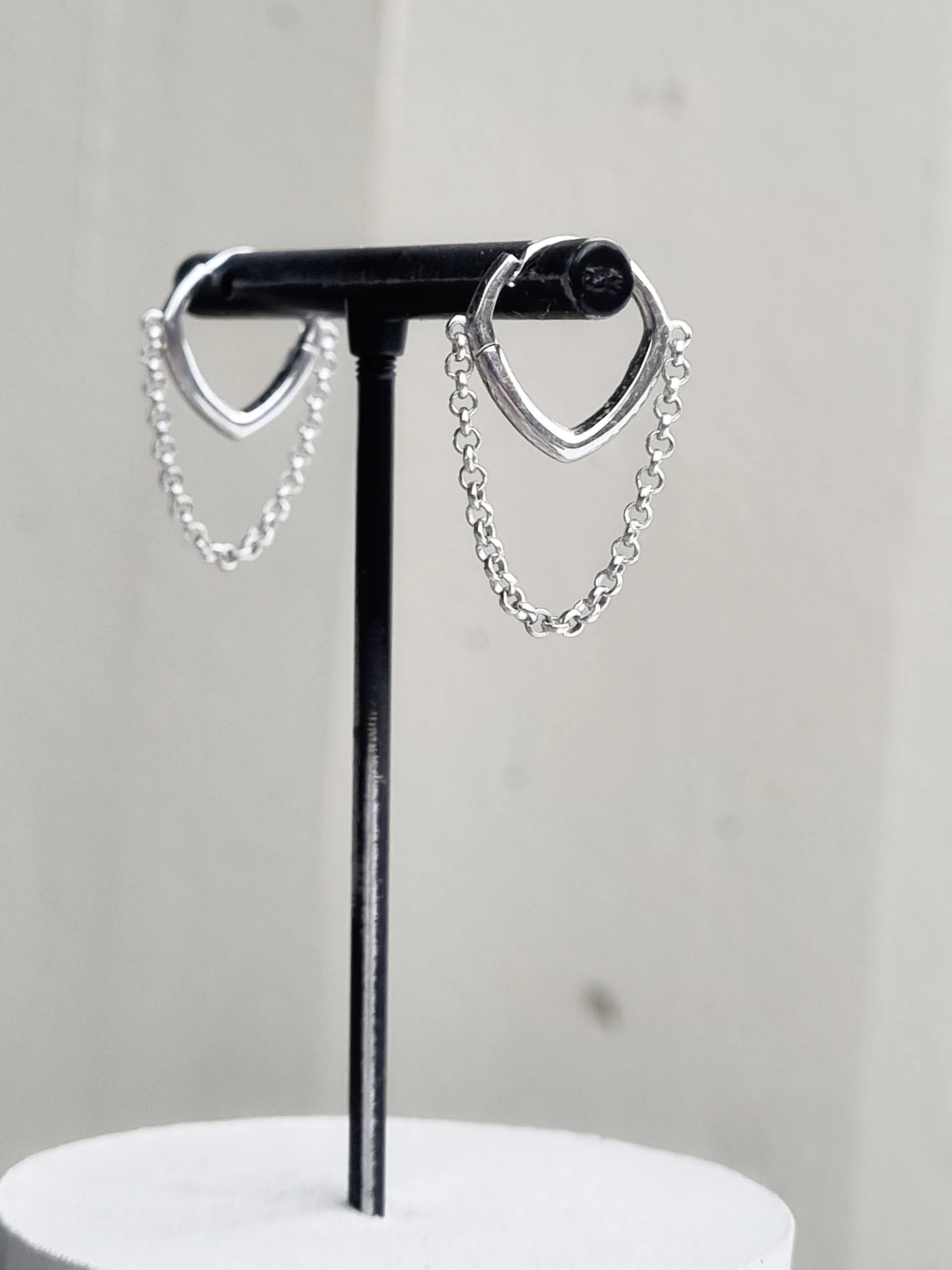 Mono chain earring