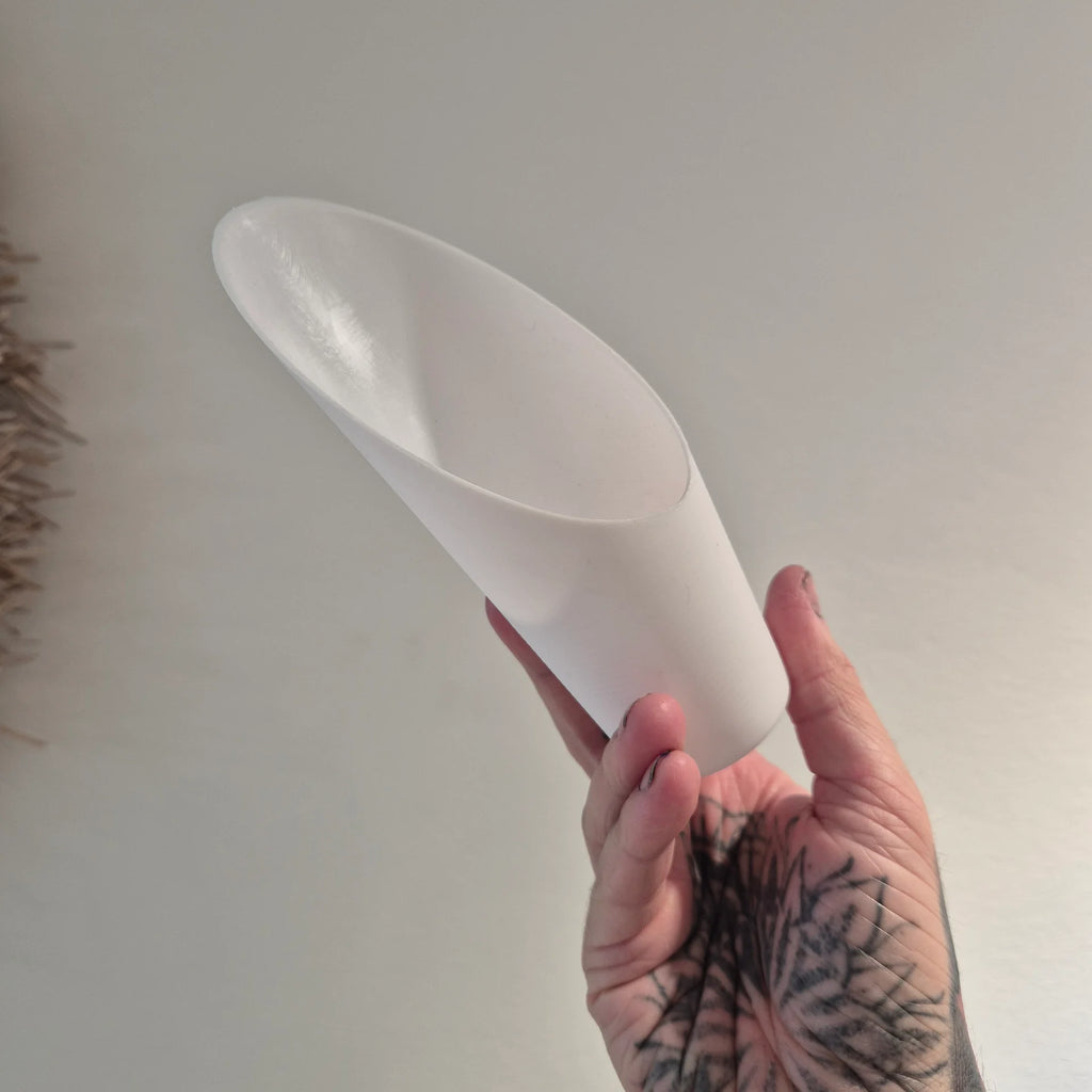 Substrate scoop