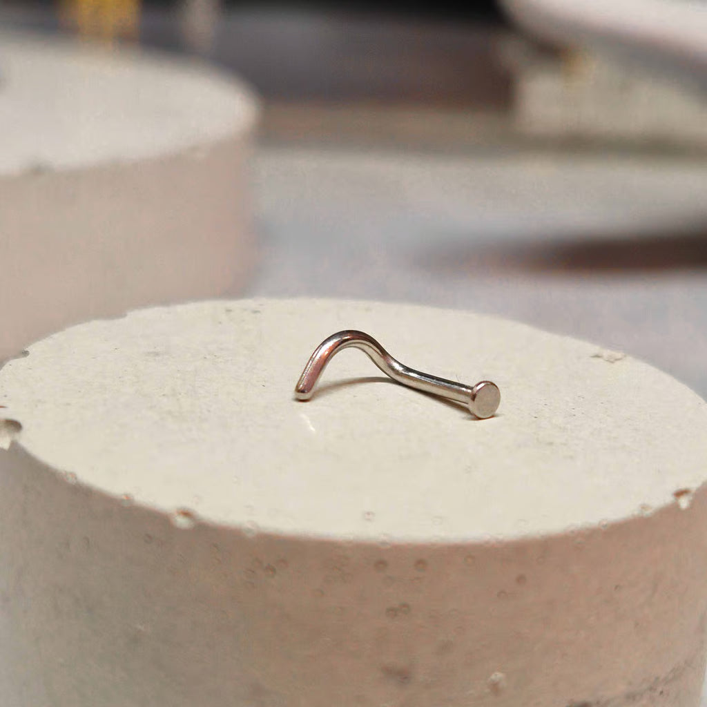 Nose stud 01
