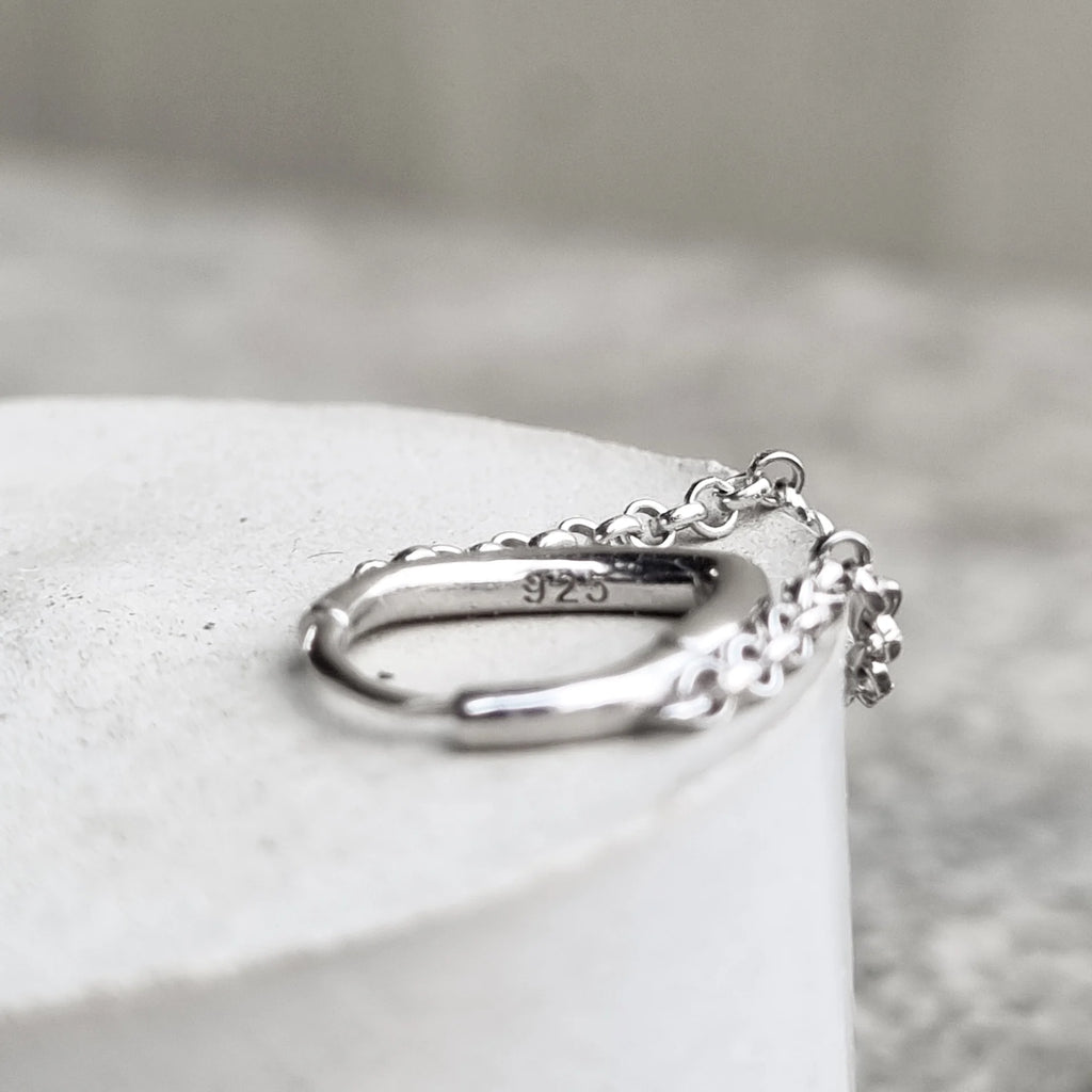 Mono chain earring