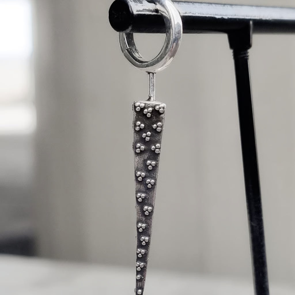 Mono long spike earring