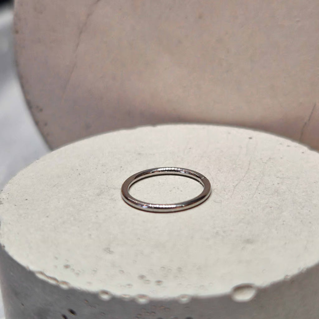 Hinged segment ring