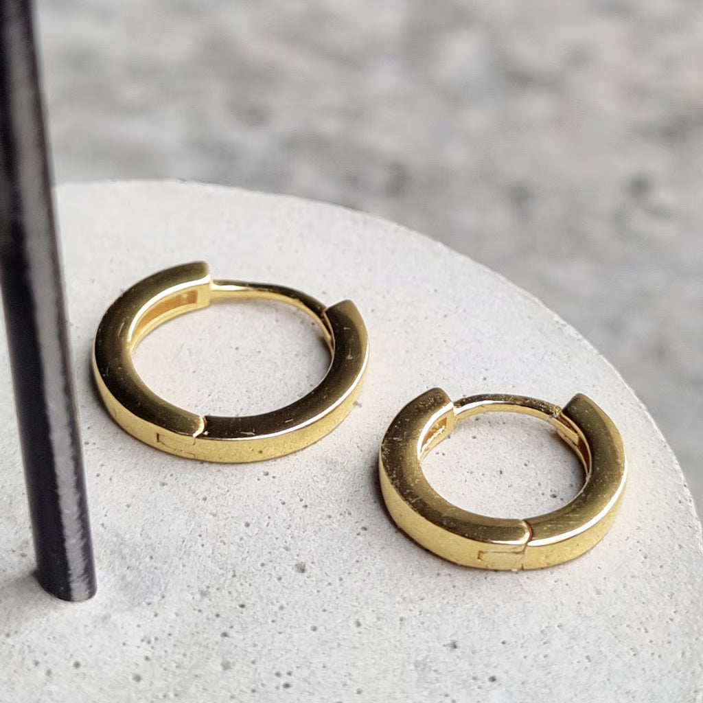 Minimalism gold hoop earring