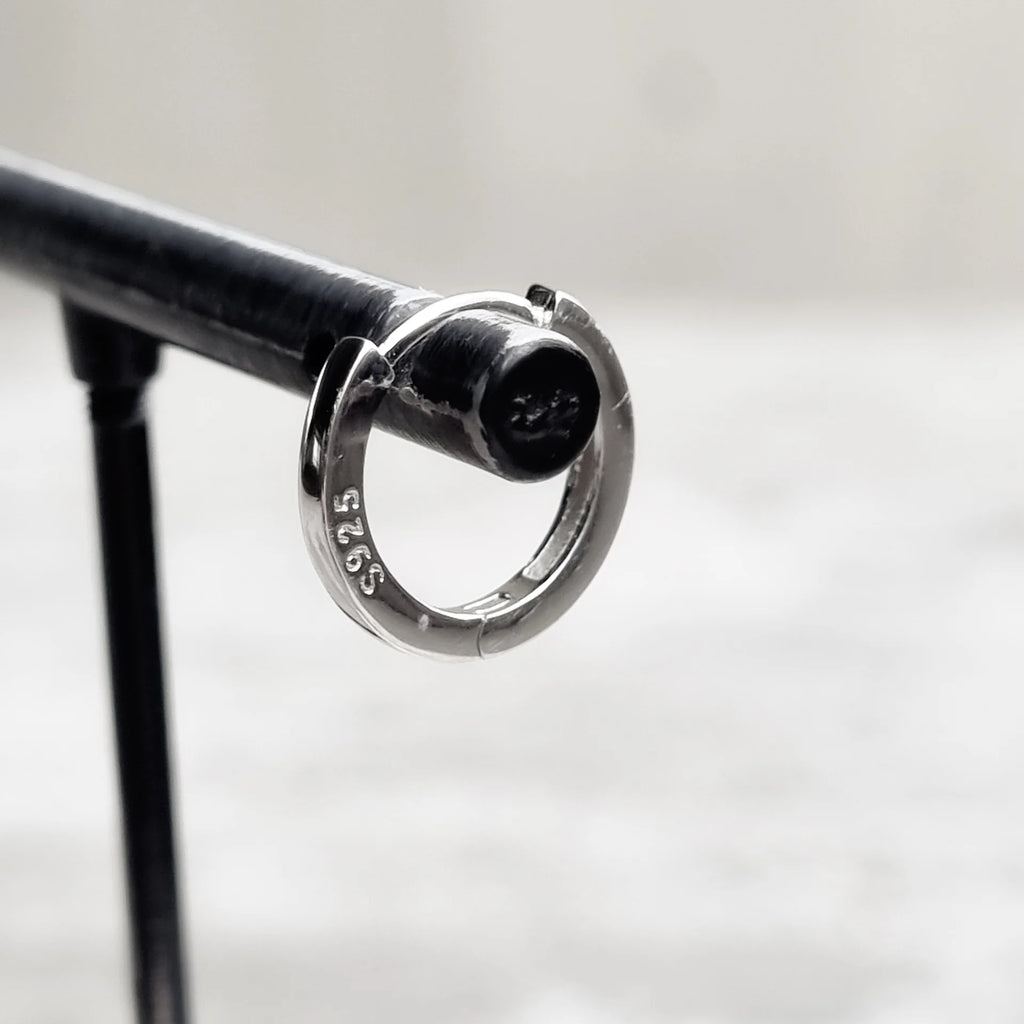 Minimalism hoop earring