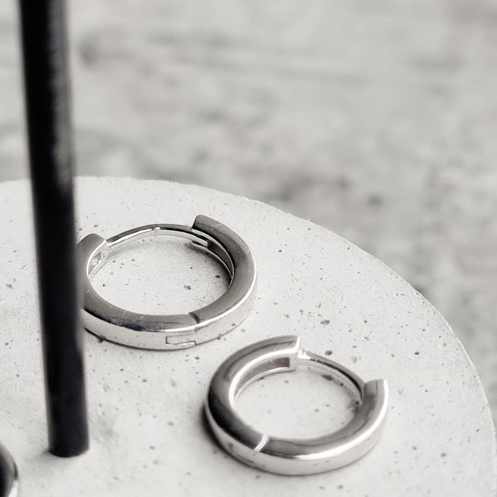 Minimalism hoop earring